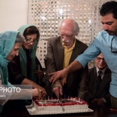 جشن تولد ۷۷ سالگی محمود دولتآبادی در کافه نزدیک