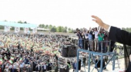  رئیس جمهور حسن روحانی در ورزشگاه مظهری سبزوار